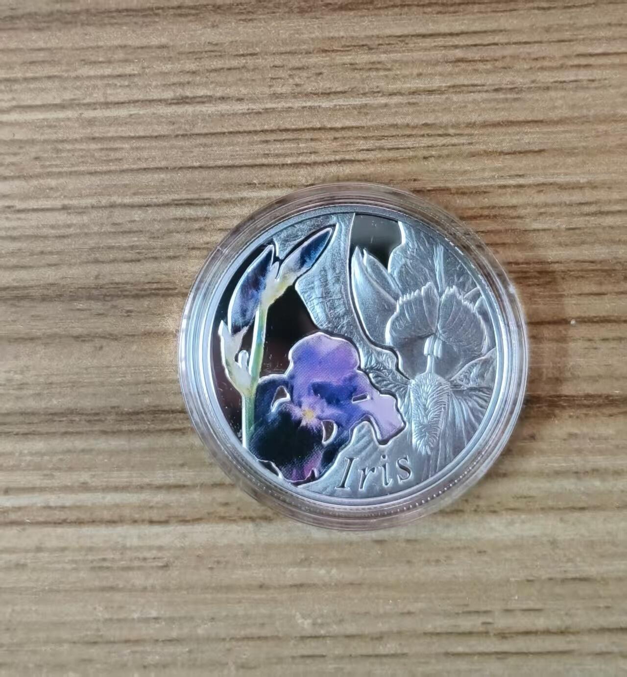 第185期拍卖 白俄罗斯2013, 世界美丽之花系列-鸢尾花, 双面彩色精制银币. 盒证全，鸢尾花又称彩虹花，浪漫自由之花，法兰西国花