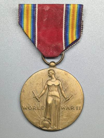 小驴勋章奖章收藏12月20日周六晚六点拍卖（珍爱和平，收藏战争，铭记历史，勿忘国耻，忠党爱国。有偿代拍，送拍规则在简介最后，参拍须阅读规则后再参拍，关系到运费包装发货时效真假辨别等关键信息，拍卖时不再发原图，看大图店主微信码在拍卖店铺介绍里） - 美国二战胜利奖章