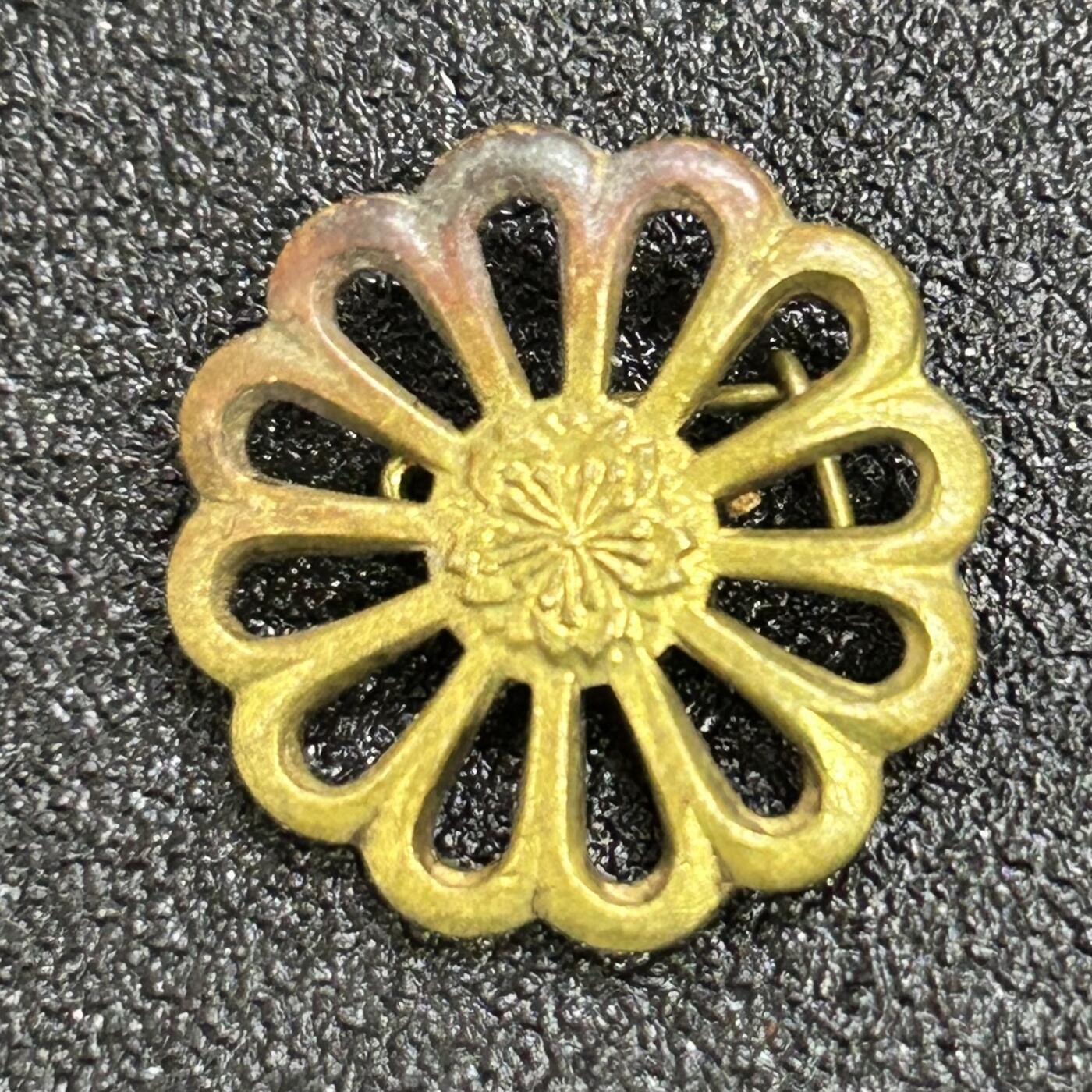 西秦中古拍卖第六十九期 不忘历史 抗战收藏 抗战时期 日本妇人会徽章