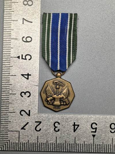 小驴勋章奖章收藏12月20日周六晚六点拍卖（珍爱和平，收藏战争，铭记历史，勿忘国耻，忠党爱国。有偿代拍，送拍规则在简介最后，参拍须阅读规则后再参拍，关系到运费包装发货时效真假辨别等关键信息，拍卖时不再发原图，看大图店主微信码在拍卖店铺介绍里） - 美国陆军军事成就勋章迷你章