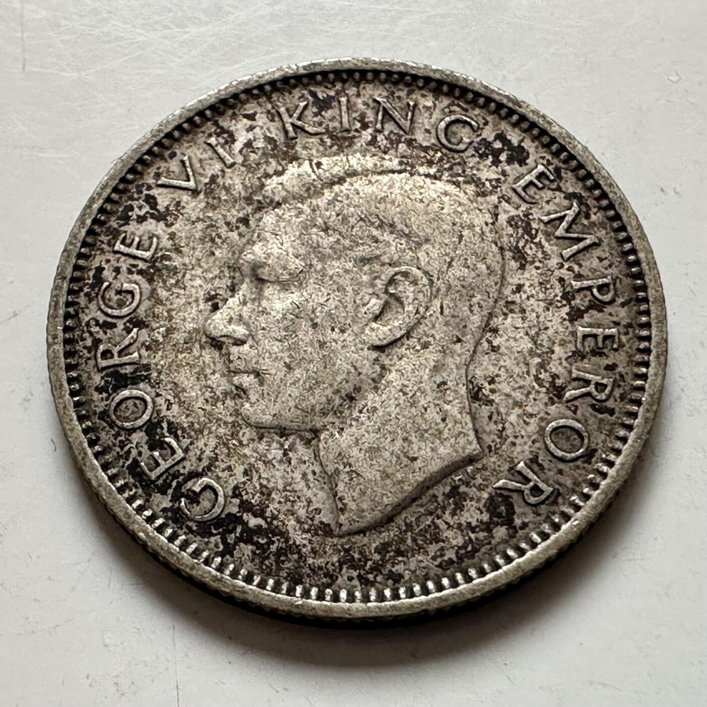 🌹外币初藏🌹🐯2025年第143场  每周二四六晚8️⃣点 接代拍 新西兰1946年6便士银币