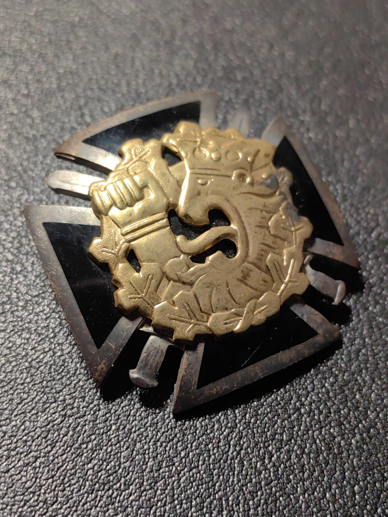 靖甫拍卖第十三场 芬兰士官学校校徽证章