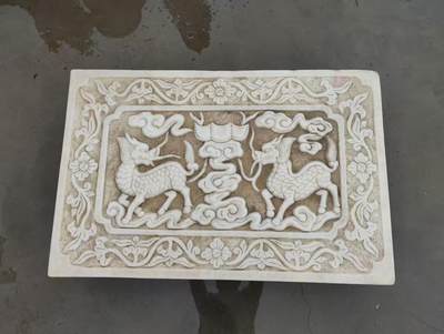 汉白玉小桌，雕刻麒麟，祥瑞之兽 - 汉白玉小桌，雕刻麒麟，祥瑞之兽