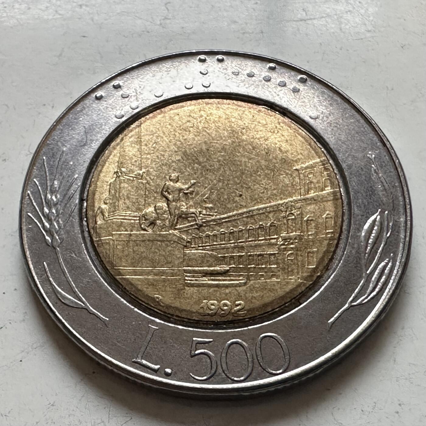 🌹外币初藏🌹🐯2025年第143场  每周二四六晚8️⃣点 接代拍 意大利1992年500里拉