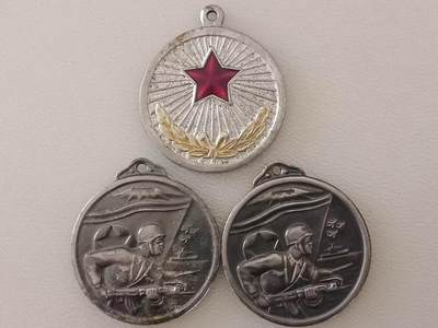 朝鲜奖章徽章纪念章 - 朝鲜奖章徽章纪念章