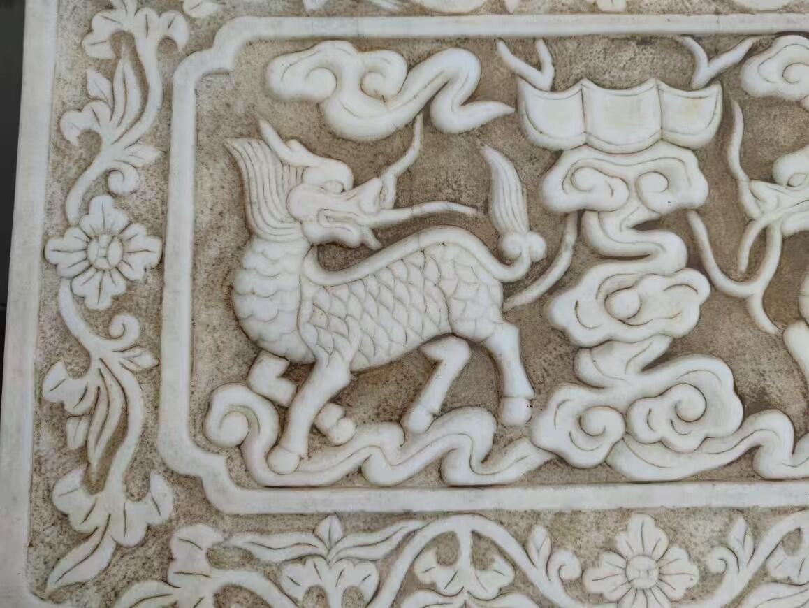 汉白玉小桌，雕刻麒麟，祥瑞之兽