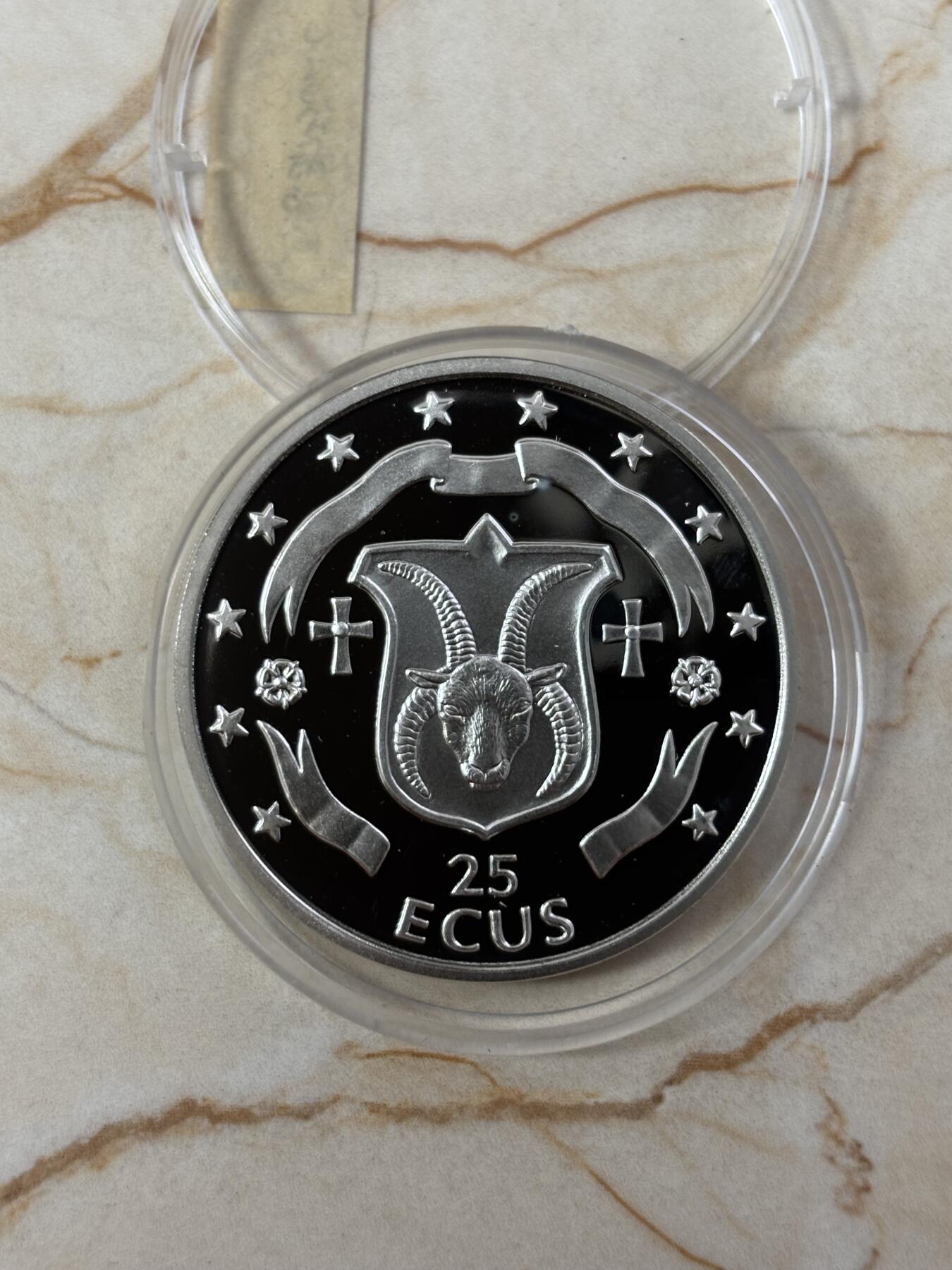 第185期拍卖 马恩岛1995年劳顿头戴式盾牌纪念银币，925银，19.2克，银价265.5元