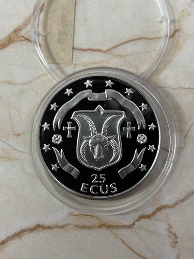 第185期拍卖 - 马恩岛1995年劳顿头戴式盾牌纪念银币，925银，19.2克，银价265.5元