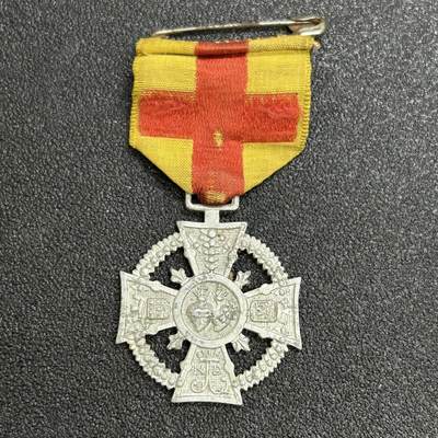 西秦中古拍卖第六十九期 - 法国早期天主教红十字奖章