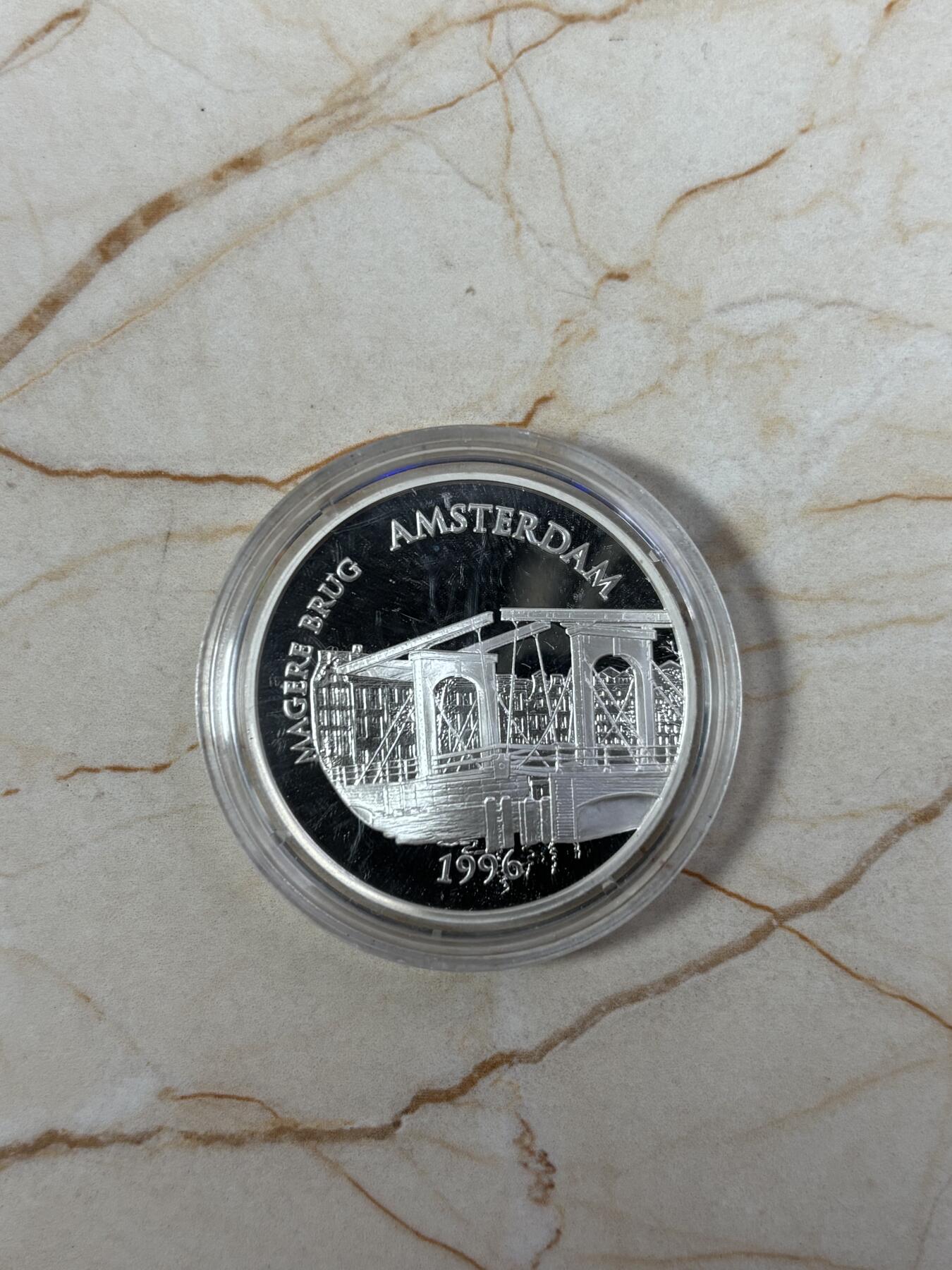 第185期拍卖 法国1996年欧洲经典景点姆斯特丹运河双面值银币，900银，22.2克，银价299元