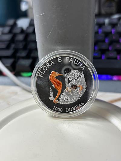 第185期拍卖 - 圣多美1995年动植物海马和螃蟹彩色纪念银币，925银，25克，银价346