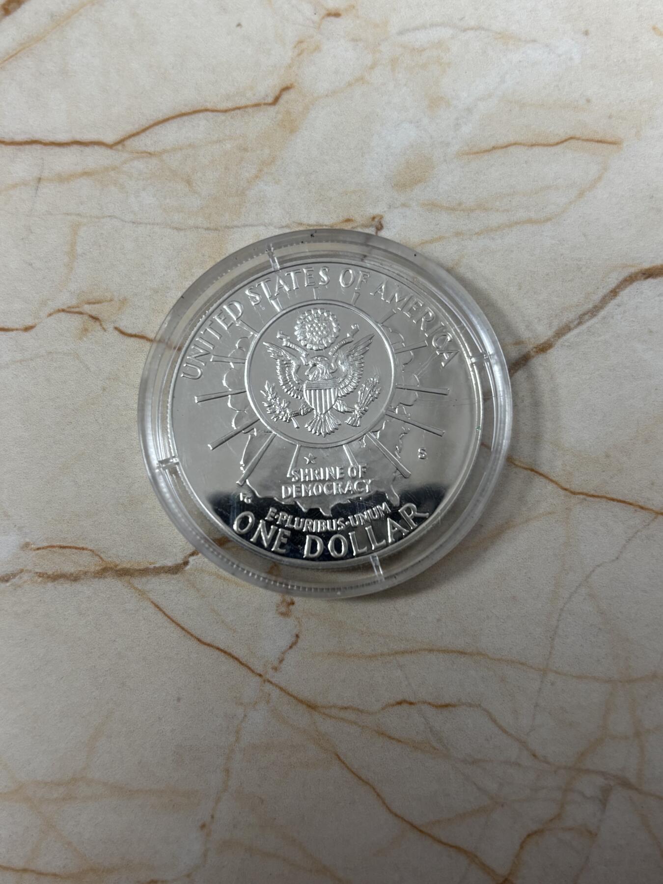 第185期拍卖 美国1991年总统山1美元纪念银币，900银，26.73克，银价360