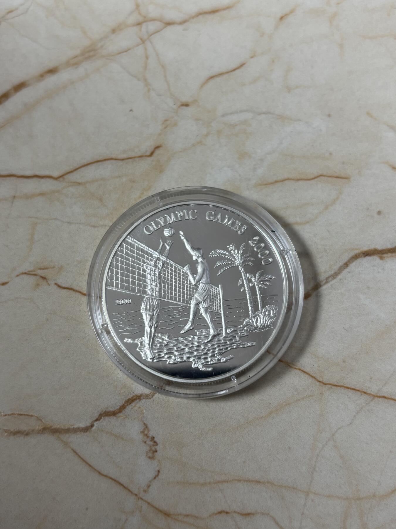 第185期拍卖 萨摩亚2000年沙滩排球31.46克纪念银币，925银，银价435元