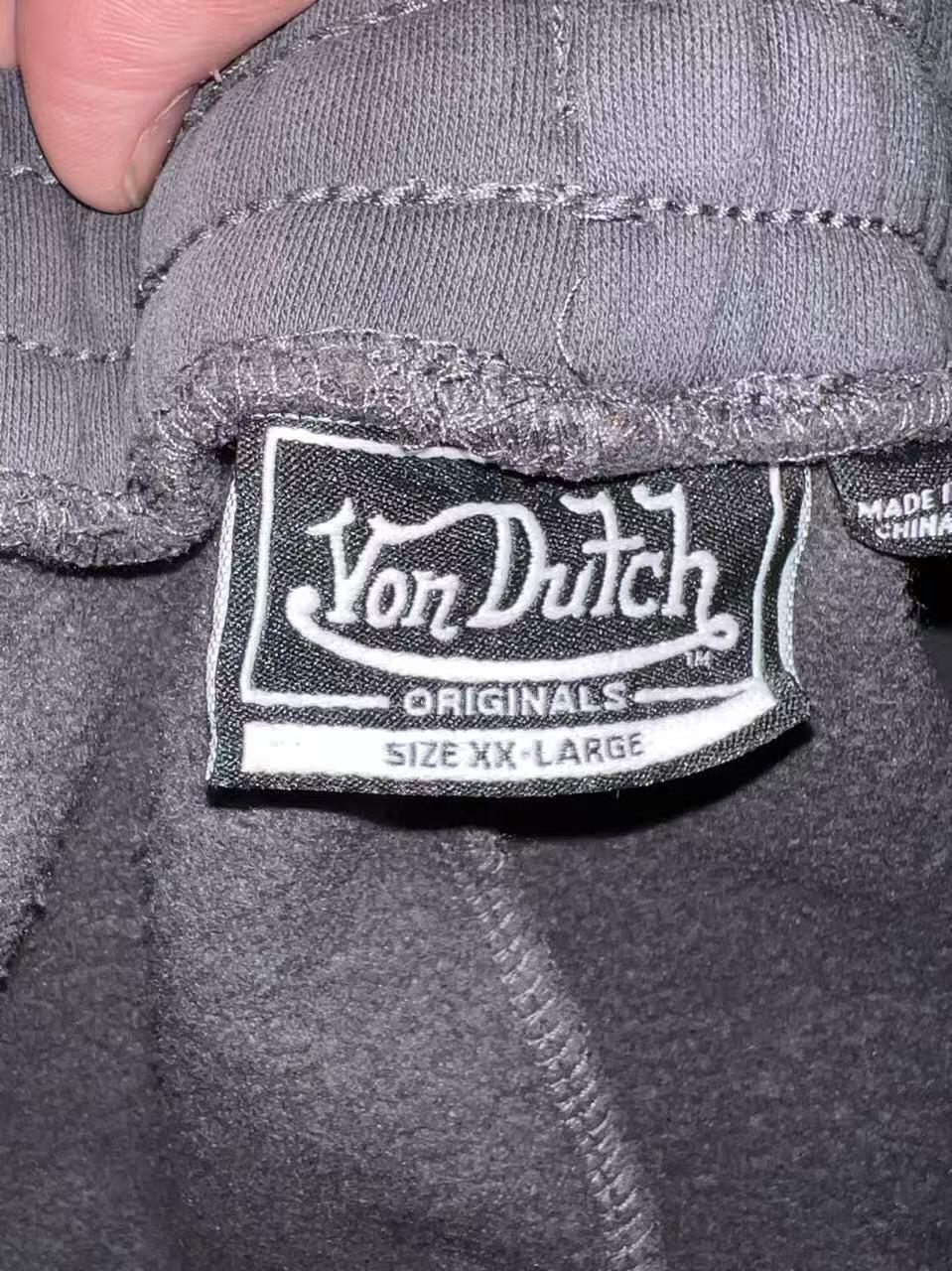 零元拍：这是谁的青春？！“贾老板”贾斯汀·汀布莱克（Justin Timberlake）亲签亲穿2024年巡演舞台穿着的‌美国潮流品牌Von Dutch（凡达驰）肯尼斯·霍华德大师系列卫裤。（拍品为演艺公司纪念收藏品，入关前已经过专业消毒处理，回国也进行了次氯酸和紫外线杀菌，尽管放心收藏）