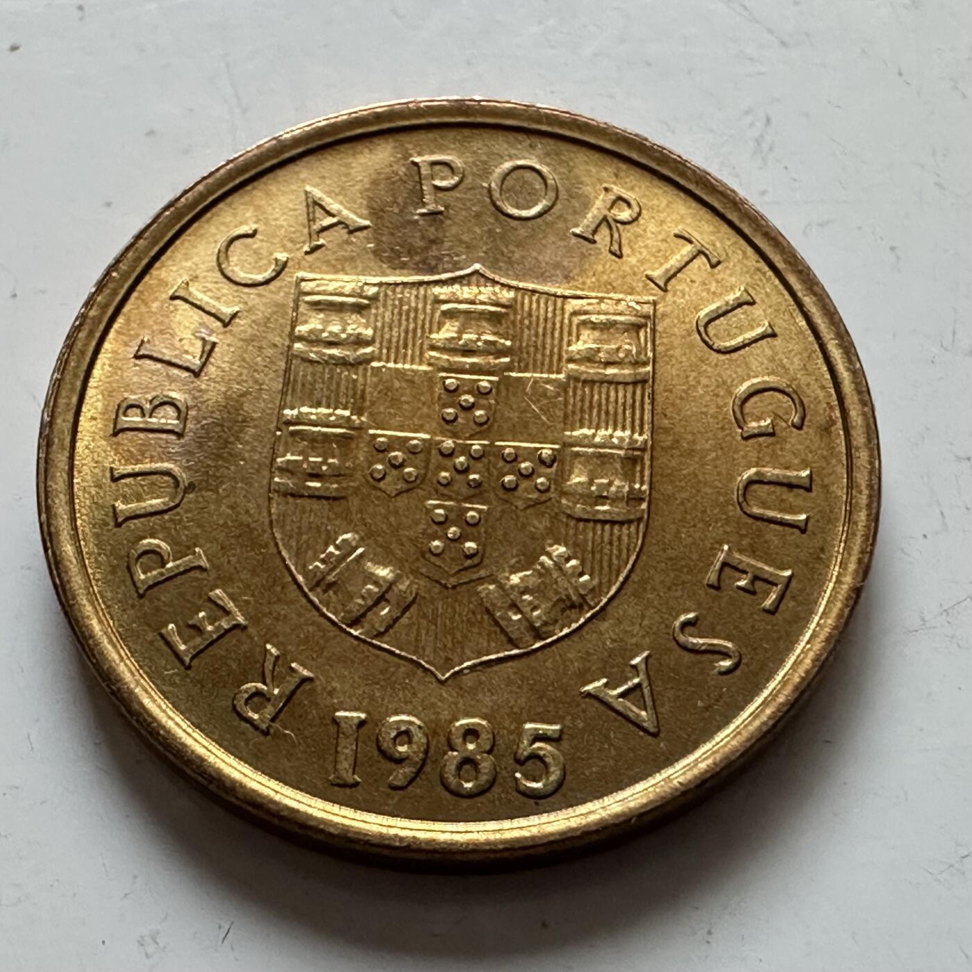 🌹外币初藏🌹🐯2025年第143场  每周二四六晚8️⃣点 接代拍 葡萄牙1985年一埃斯库多