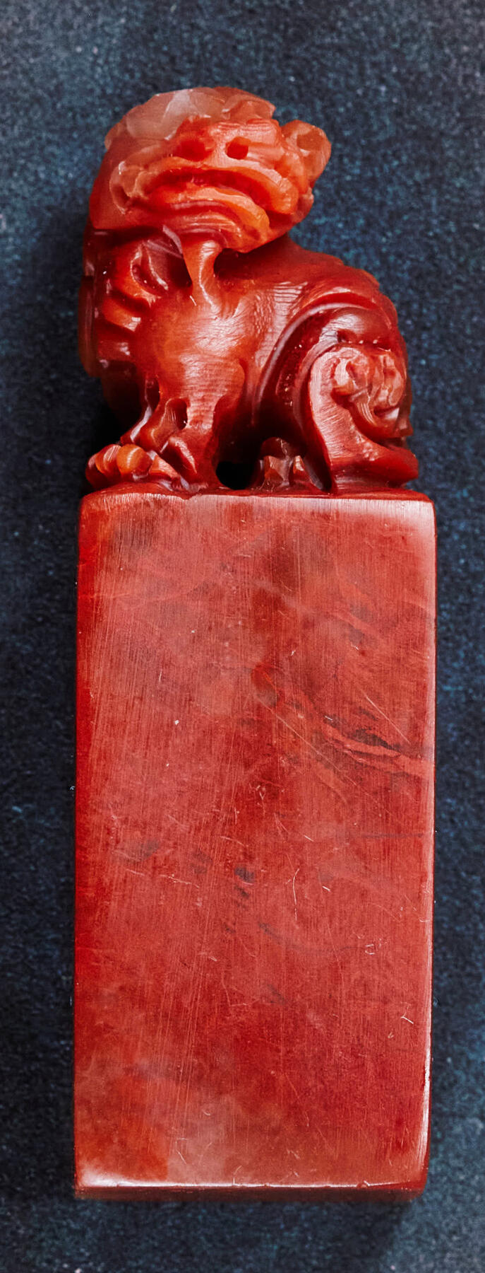 【俄甄集藏】2026年(046)01-07 星期三 晚 19:30 全场包邮 精美老挝石麒麟印章（产地老挝）高：53mm，底座：16mm×16mm，重量：29.31克，颜色明丽，温润如玉