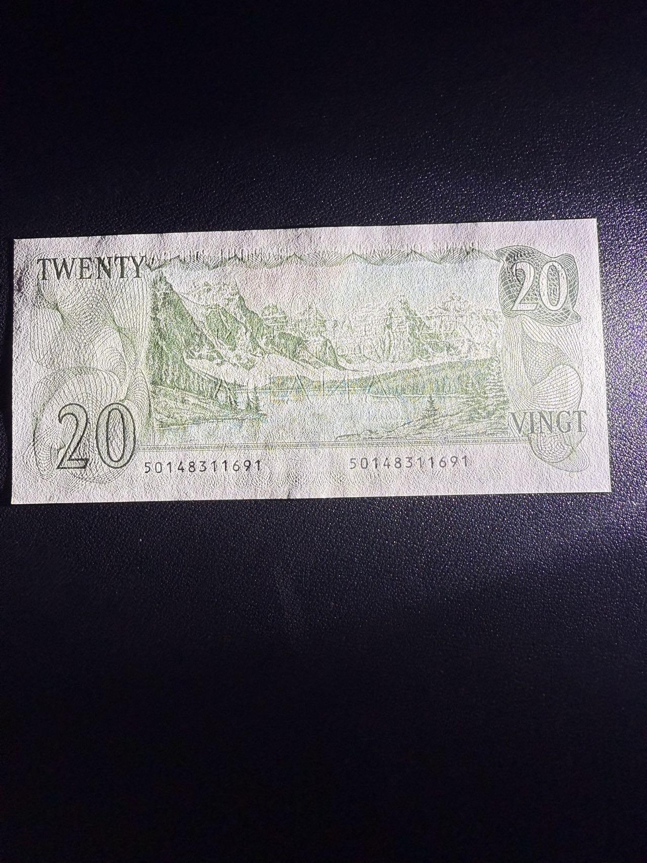 第14期 库存低价起拍 加拿大风景版20 全新unc