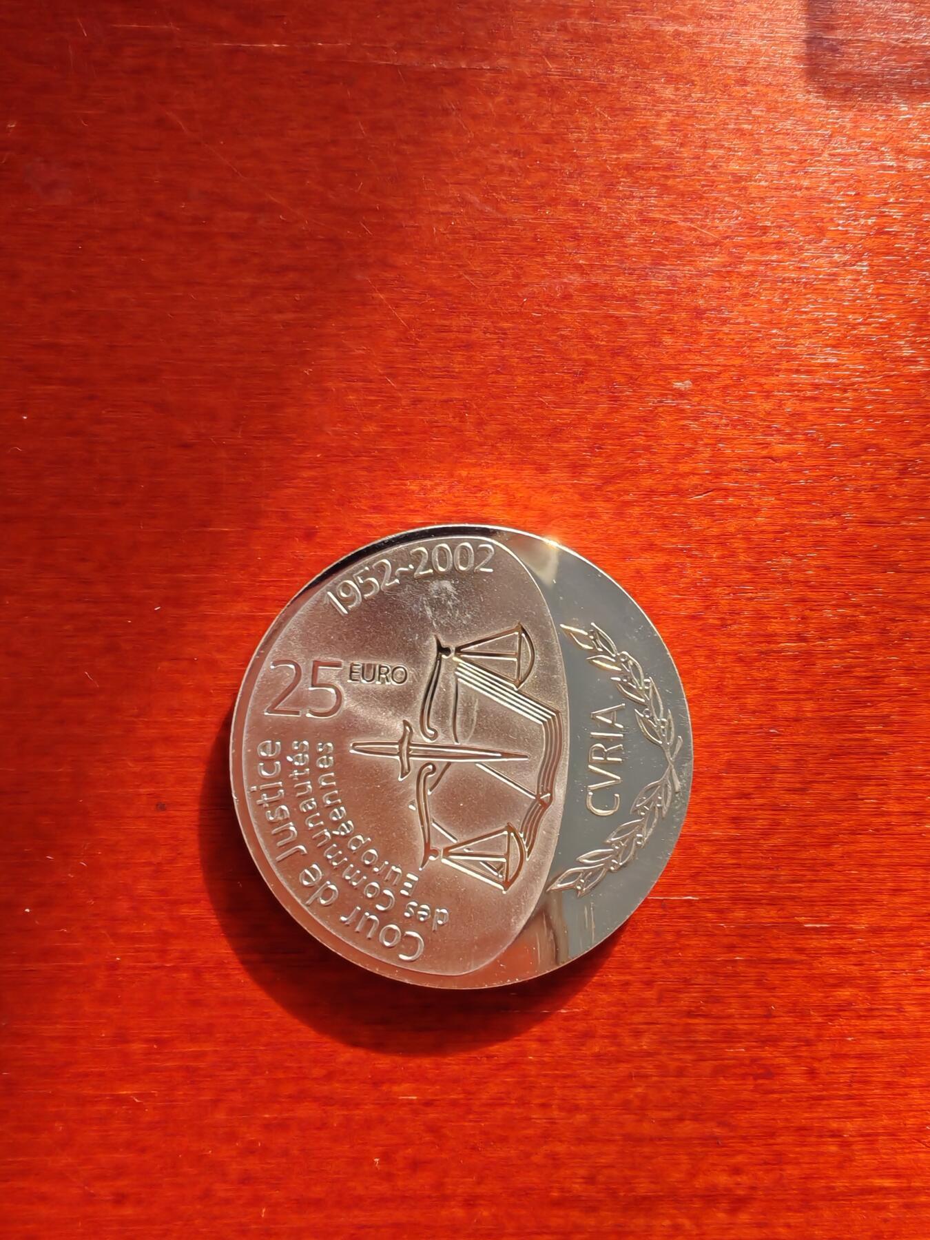 长老汇蛇年精选第八十三场拍卖 2002卢森堡欧洲法院50周年25欧元精制银币，22.85克925银