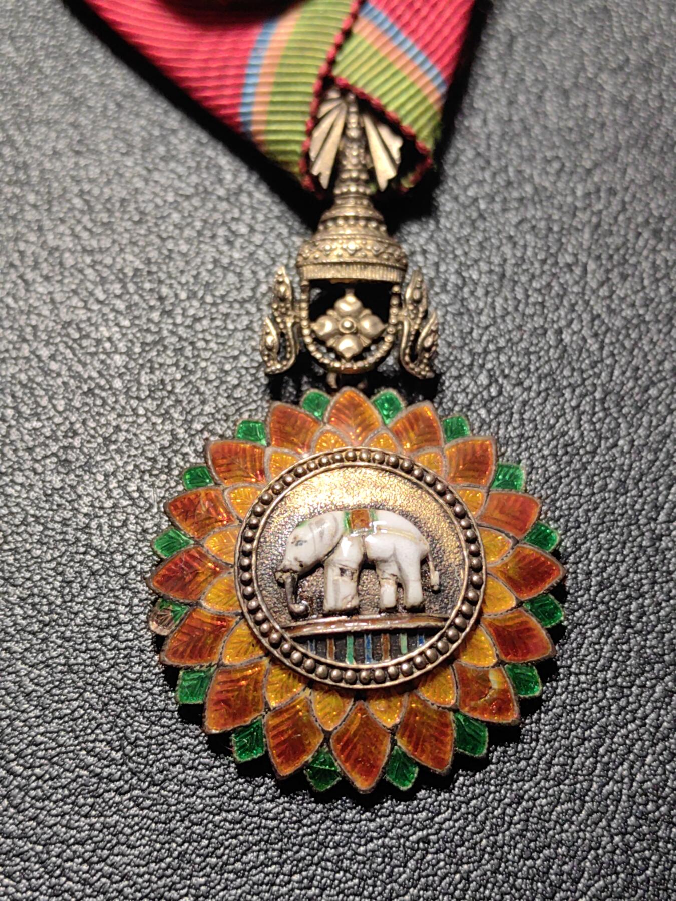 靖甫拍卖第十三场 暹罗白象勋章 早期版带原盒