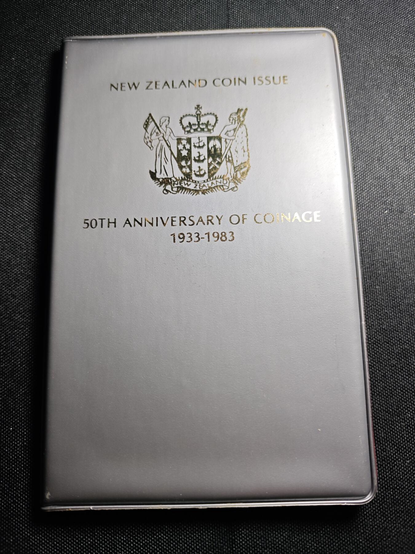 KK钱币收藏小铺 《套币 好品/批量散币专场》  2月预留时间 周末发货  1983新西兰大小面值清年一套 含克朗币 币中币