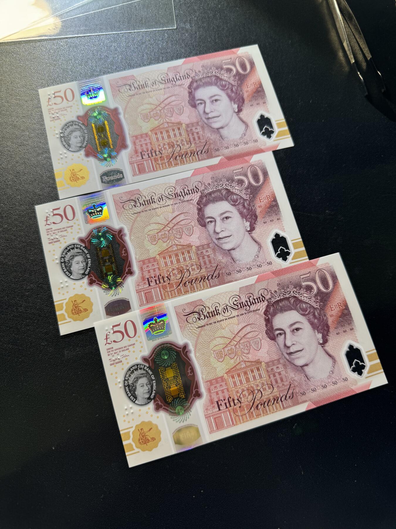 【外币出坑】0元0佣金起拍 无保留价 英国G序列 50磅  尾795 有中折 另外两枚感觉有点瑕疵 如图