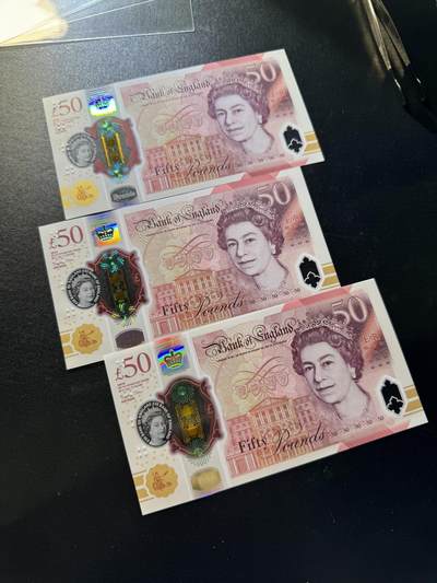 【外币出坑】0元0佣金起拍 无保留价 - 英国G序列 50磅  尾795 有中折 另外两枚感觉有点瑕疵 如图