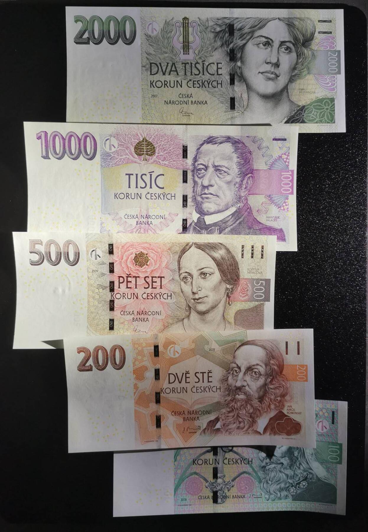 《艾美收藏》第225期-12.15周日外币精选场 捷克共和国100-2000克朗五张小全套全新UNC部分面值号码无47