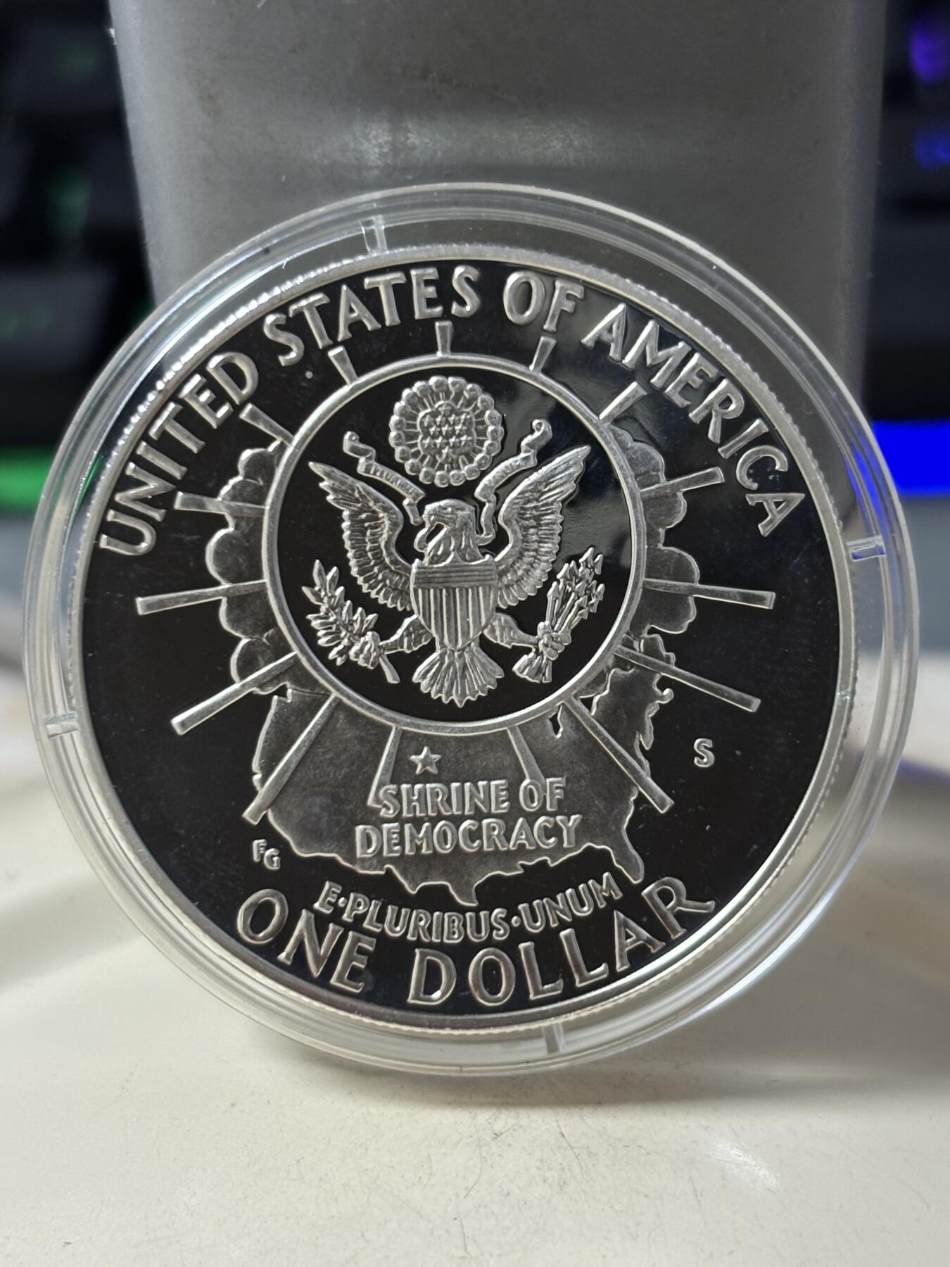 第185期拍卖 美国1991年总统山1美元纪念银币，900银，26.73克，银价360