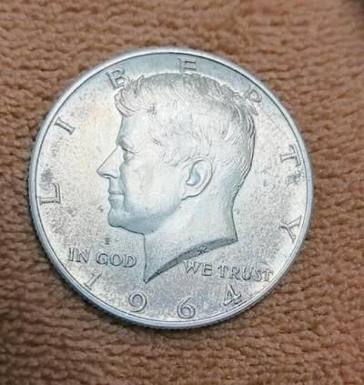 外国优质老铜币高银银币，周六九点倒数截拍，满百包邮，持续收拍 - 美国1964年肯尼迪高银50分币，首年发行纪念遇刺总统肯尼迪，含 90% 纯银（0.3617 盎司），是最后一批高银流通半美元，金属价值随银价波动，奠定收藏 “安全垫”；