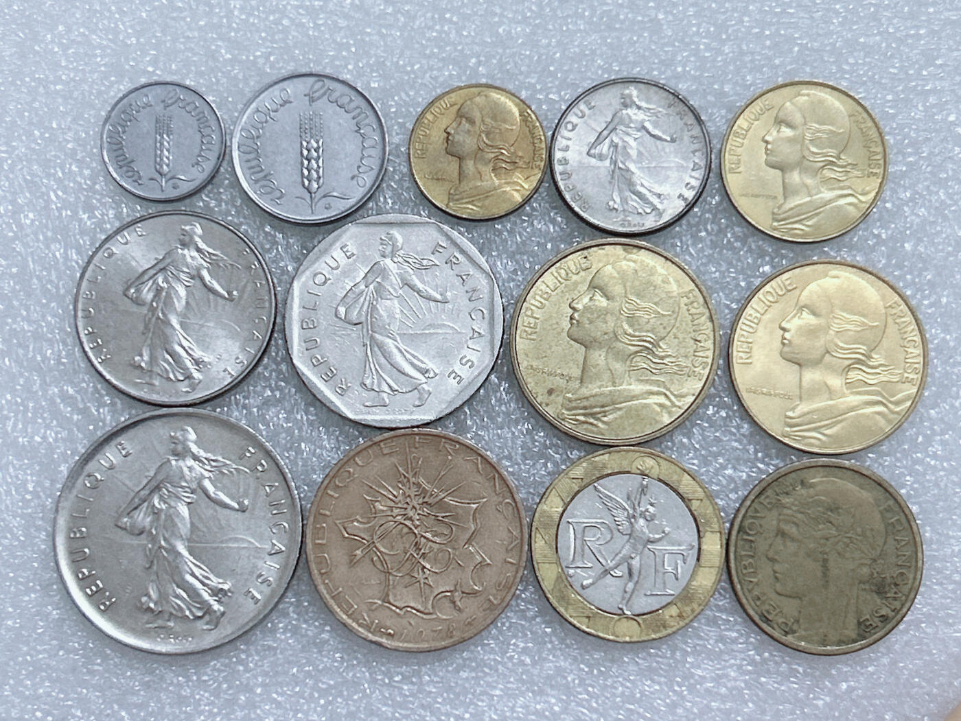 第一海外回流一元起拍收藏 散集专场  第278期 法国不同面值硬币 13枚