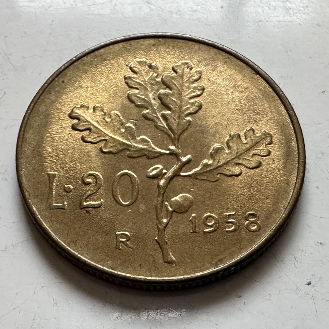 🌹外币初藏🌹🐯2025年第143场  每周二四六晚8️⃣点 接代拍 意大利1958年20里拉 原光 早期齿边