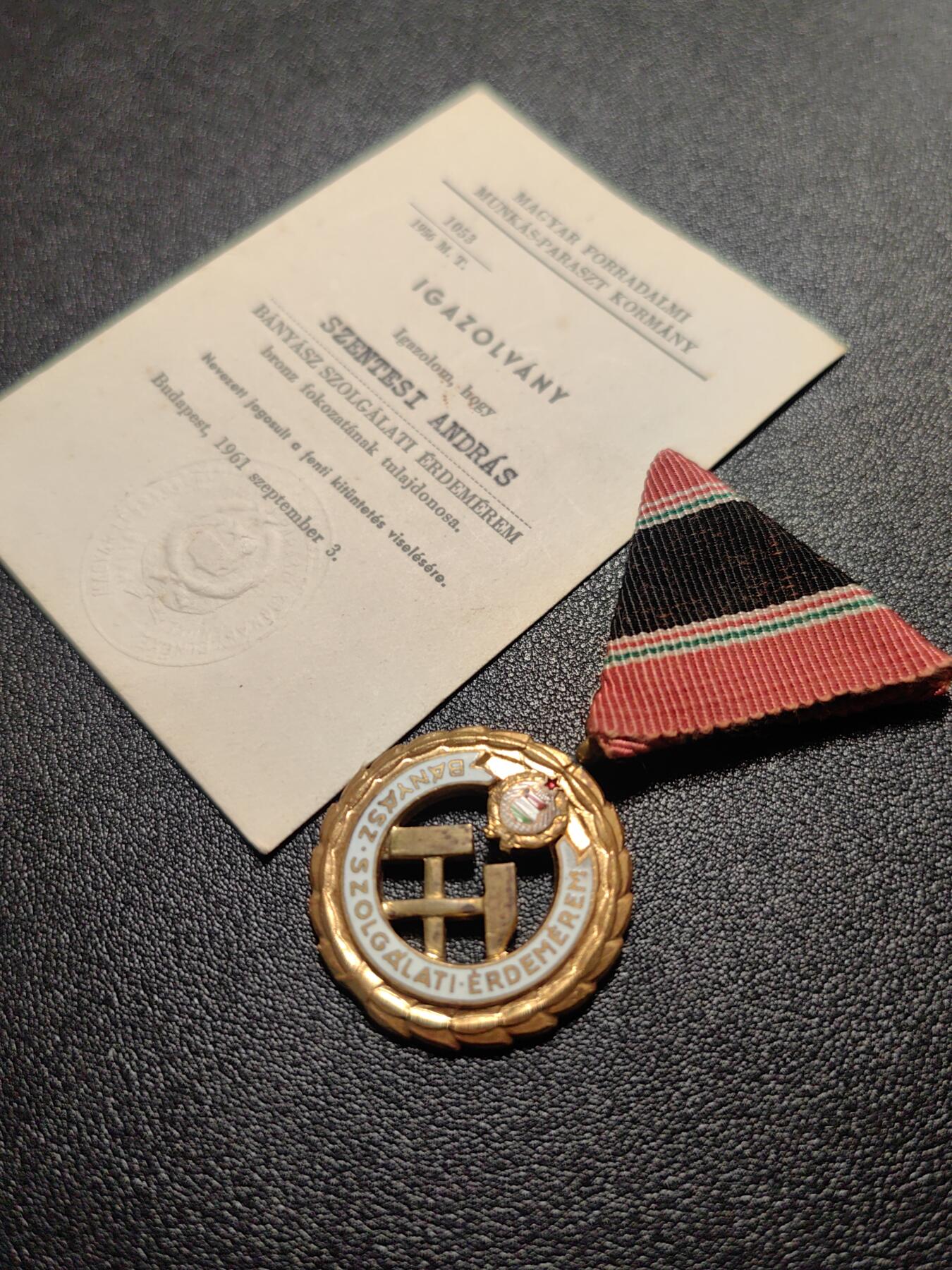 靖甫拍卖第十三场 匈牙利矿业功绩奖章带证