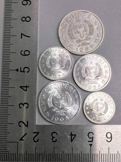 小驴勋章奖章收藏12月20日周六晚六点拍卖（珍爱和平，收藏战争，铭记历史，勿忘国耻，忠党爱国。有偿代拍，送拍规则在简介最后，参拍须阅读规则后再参拍，关系到运费包装发货时效真假辨别等关键信息，拍卖时不再发原图，看大图店主微信码在拍卖店铺介绍里） - 1964年阿尔巴尼亚铝币五枚，四枚锃亮圆光