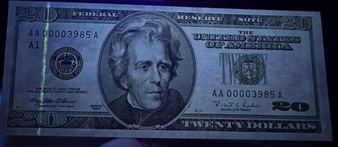 1996年首发（3A）大头20面值，全新四周有发黄，带册子，有需要直接购买的请禾厶，