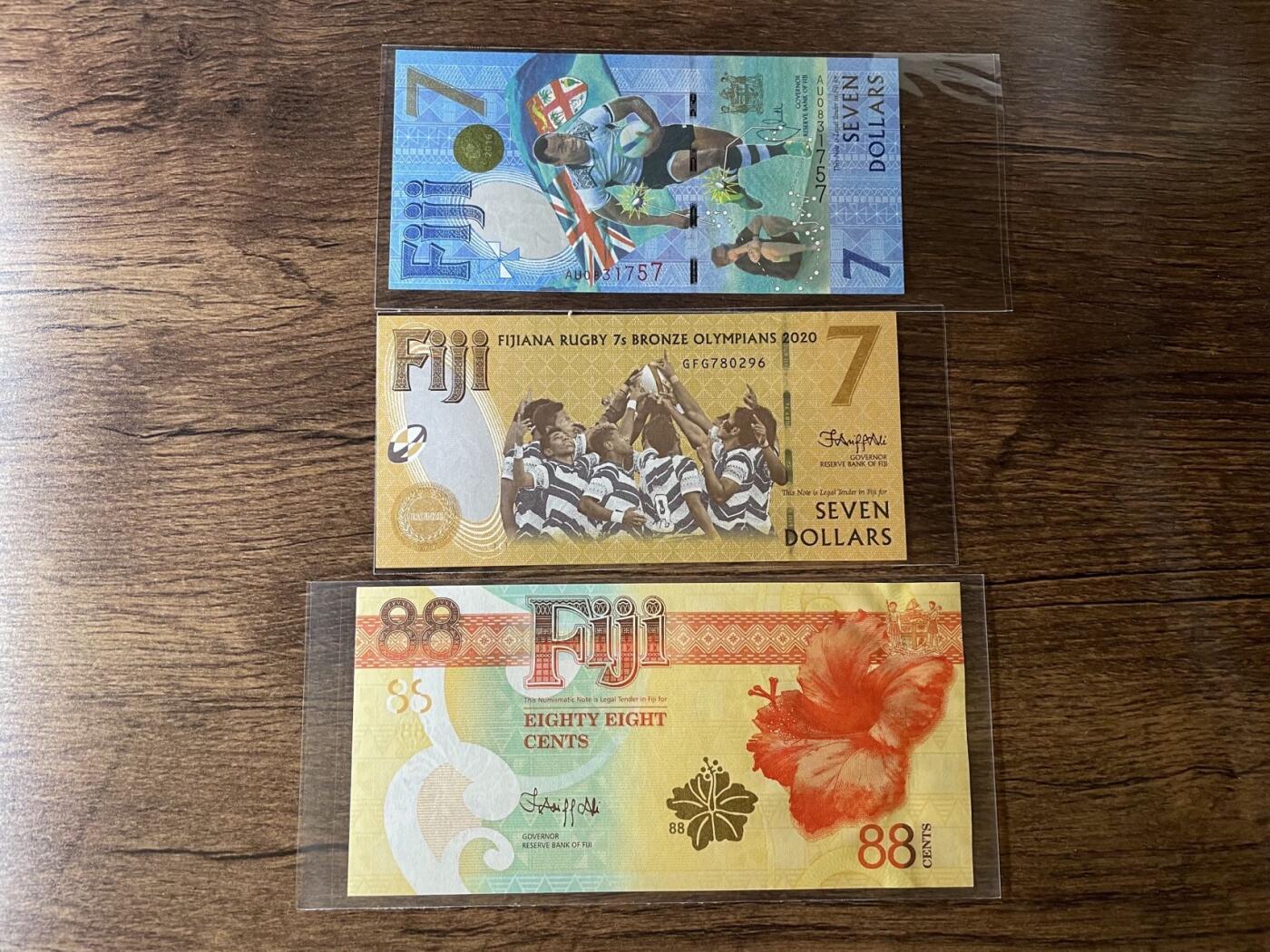 斐济纪念钞三张 UNC