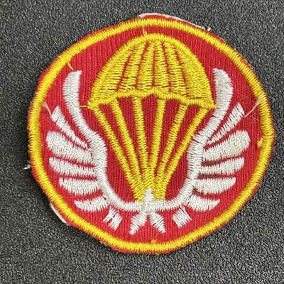 西秦中古拍卖第六十九期 - 越南共和国 南越空降兵贝雷帽帽徽