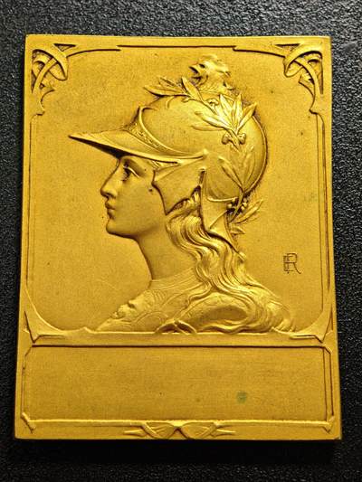 【德藏】世界币章拍卖第158期 - 法国新艺术时期雅典娜玛丽安娜拟人化主题镀金矩形纪念铜章未刻字奖章  直径约：46.4mm×60.2mm；重约：75g