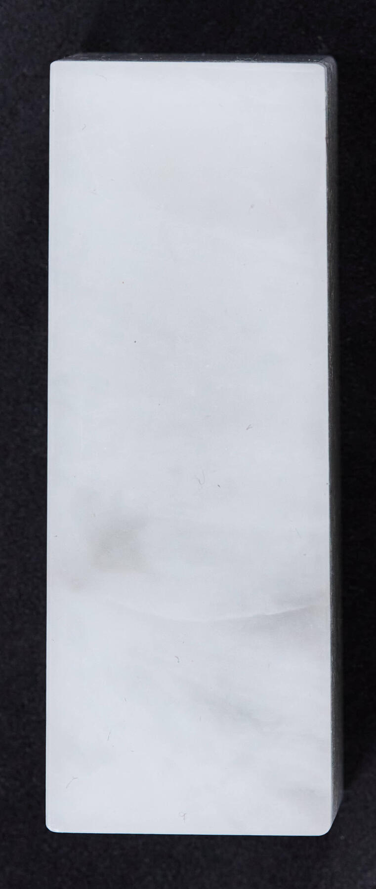 【俄甄集藏】2026年(046)01-07 星期三 晚 19:30 全场包邮 精美奶白冻石方料印章（产地中国青海），高：60mm，底座：22mm×27mm，重量：98.83克，质地清纯