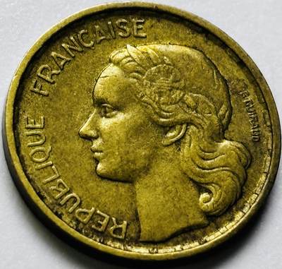 文馨钱币收藏第 286 场，圣诞节专场【 长期接收代拍品低至 0 佣金】 - 铜光美品 1951 年法兰西第四共和国 第五版本  10 法郎铜币