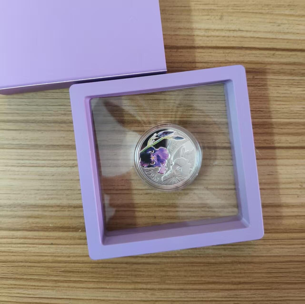 第185期拍卖 白俄罗斯2013, 世界美丽之花系列-鸢尾花, 双面彩色精制银币. 盒证全，鸢尾花又称彩虹花，浪漫自由之花，法兰西国花