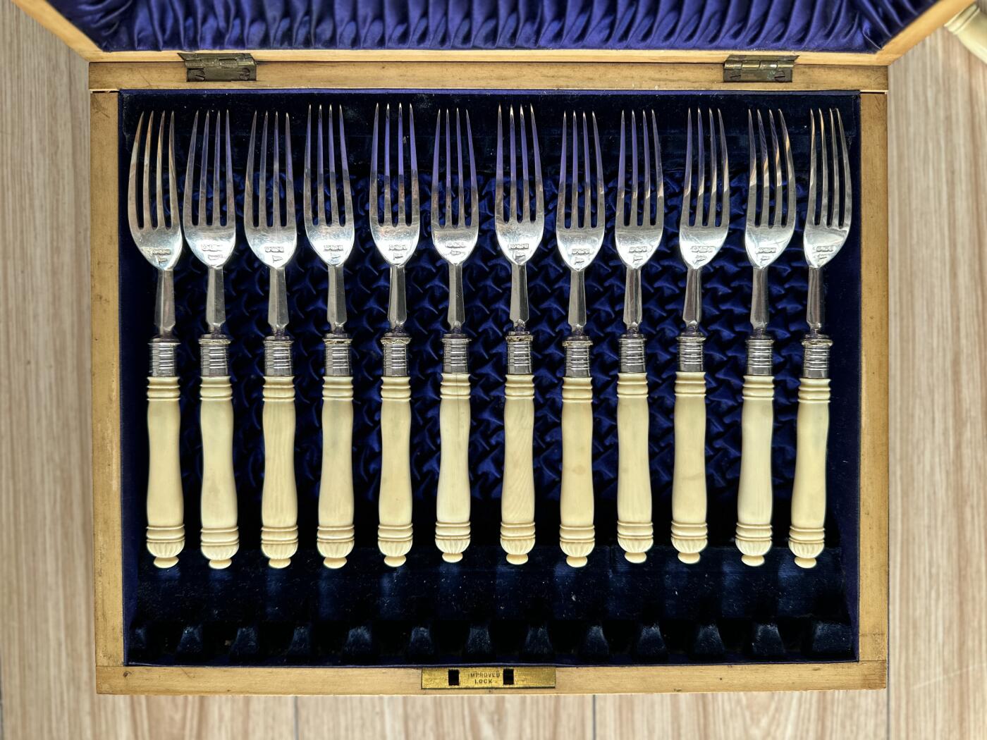 【俄甄集藏】2026年(046)01-07 星期三 晚 19:30 全场包邮