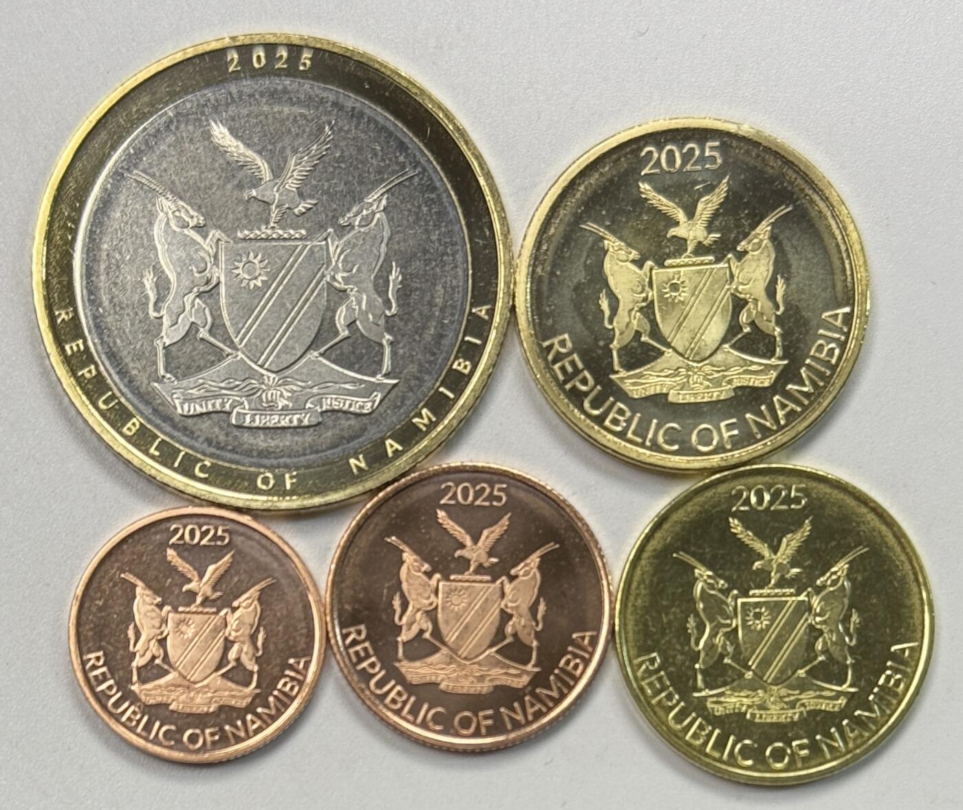 S&S Numismatic世界钱币-拍卖 第117期  纳米比亚2025年5枚套币 含1枚双色高值币