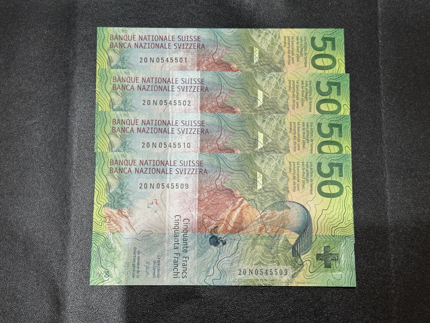 《外钞收藏家》第五百九十五期（优品场）（本平台长期征集拍品、欢迎藏友们联系合作）