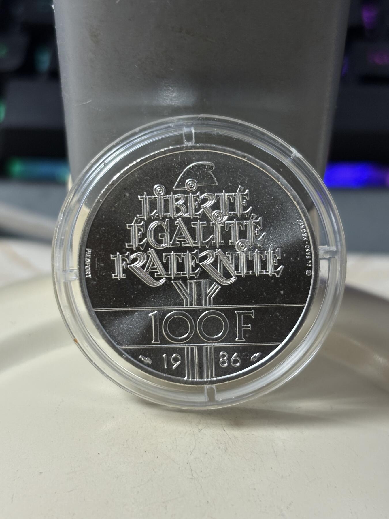 第185期拍卖 法国1986年自由女神加厚30克磨砂版本纪念银币，900银，银价404元