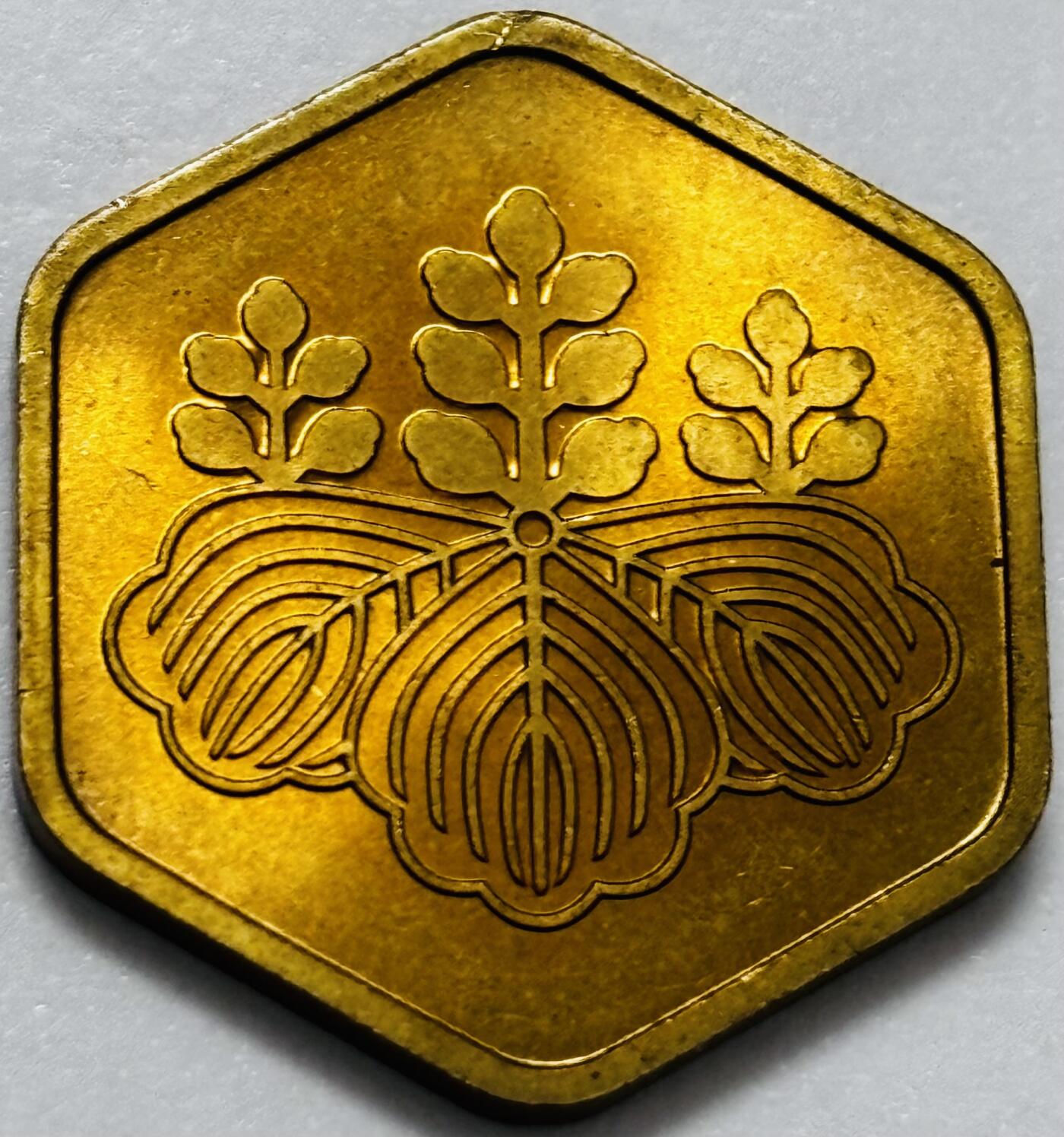 文馨钱币收藏第 286 场，圣诞节专场【 长期接收代拍品低至 0 佣金】 全新 1985 年日本桐叶纪念章