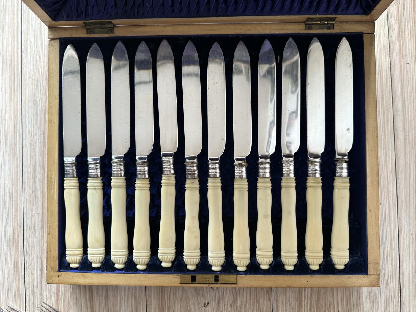 【俄甄集藏】2026年(046)01-07 星期三 晚 19:30 全场包邮