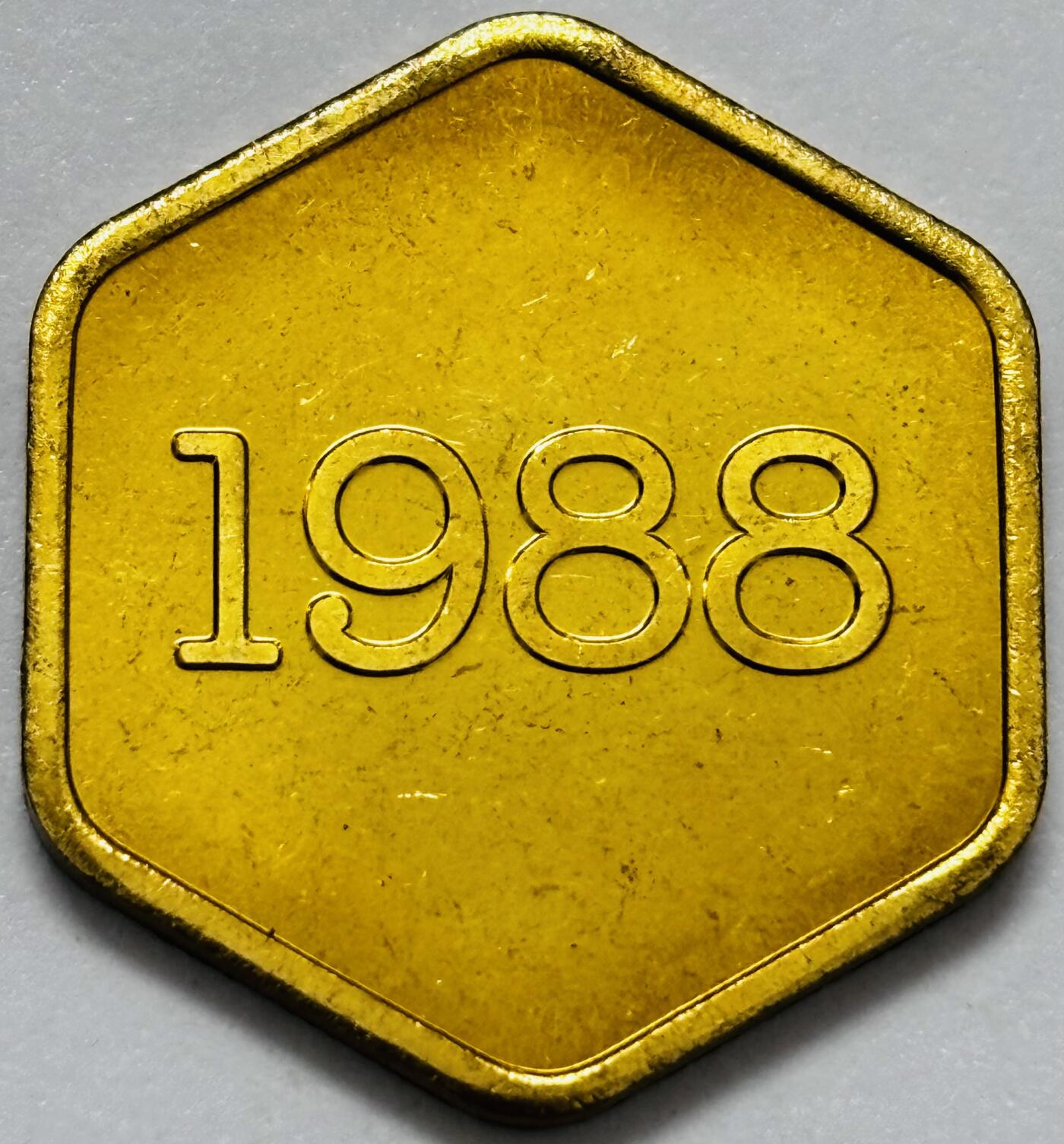 文馨钱币收藏第 286 场，圣诞节专场【 长期接收代拍品低至 0 佣金】 全新 1988 年日本桐叶纪念章