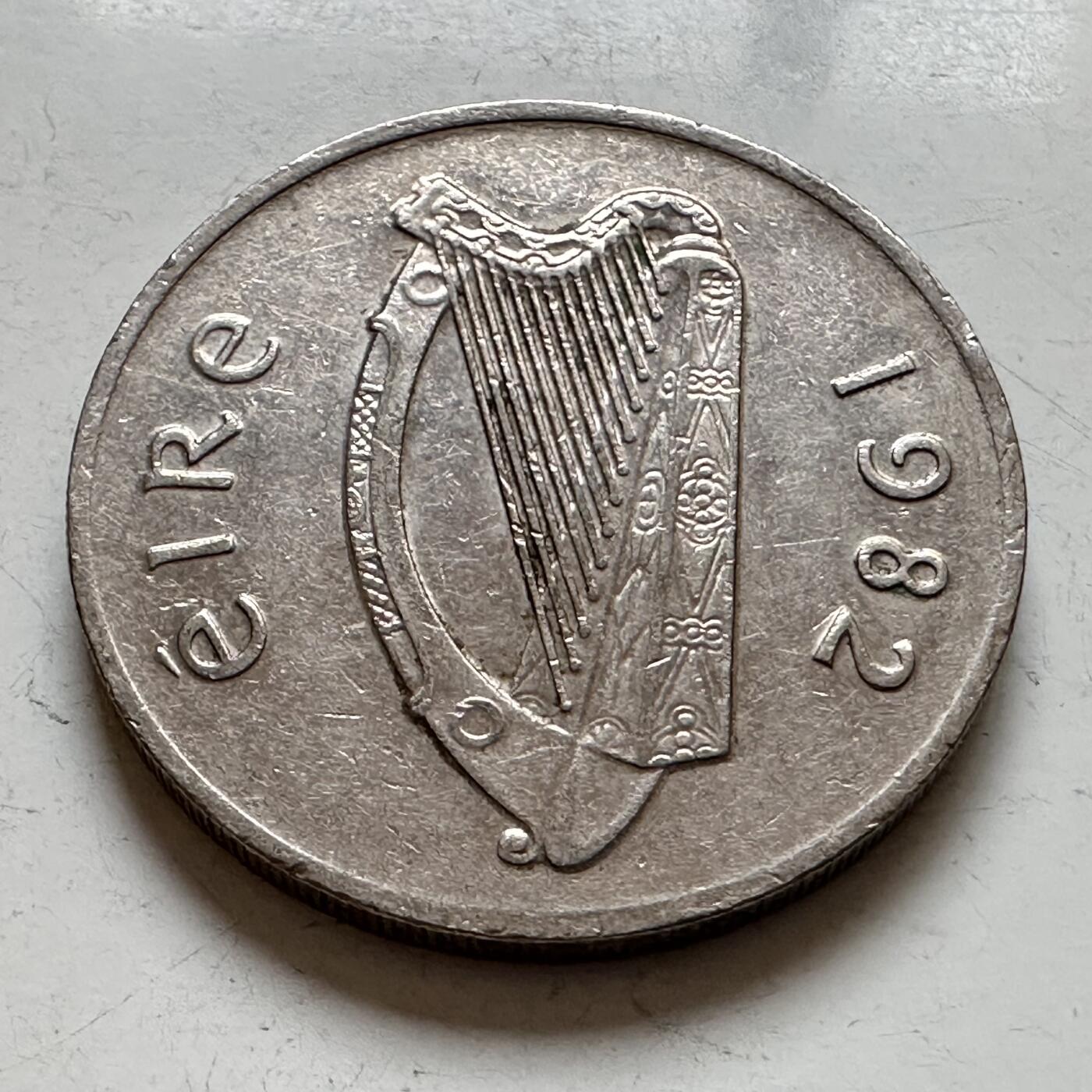 🌹外币初藏🌹🐯2025年第143场  每周二四六晚8️⃣点 接代拍 爱尔兰1982年10便士