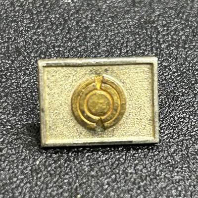 西秦中古拍卖第六十九期 - 日本昭和时代 伦理研究所证章 银制有银标 重2.6克