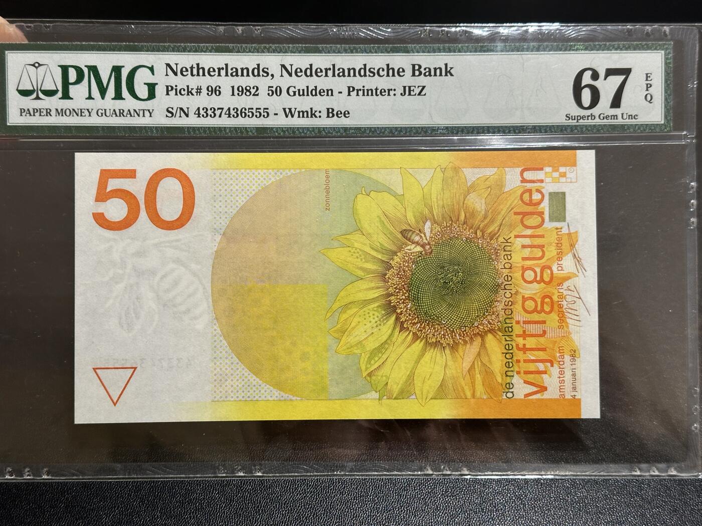 《外钞收藏家》第五百九十五期（优品场）（本平台长期征集拍品、欢迎藏友们联系合作）